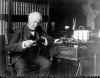 Edison_Holding_Record_with_Edison_Business_Phonograph_EHS_14645001.jpg (41975 bytes)